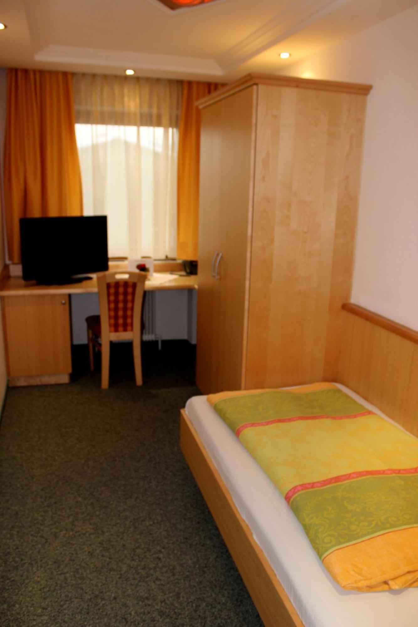 Hotel Alpina Ried im Zillertal Pokój zdjęcie