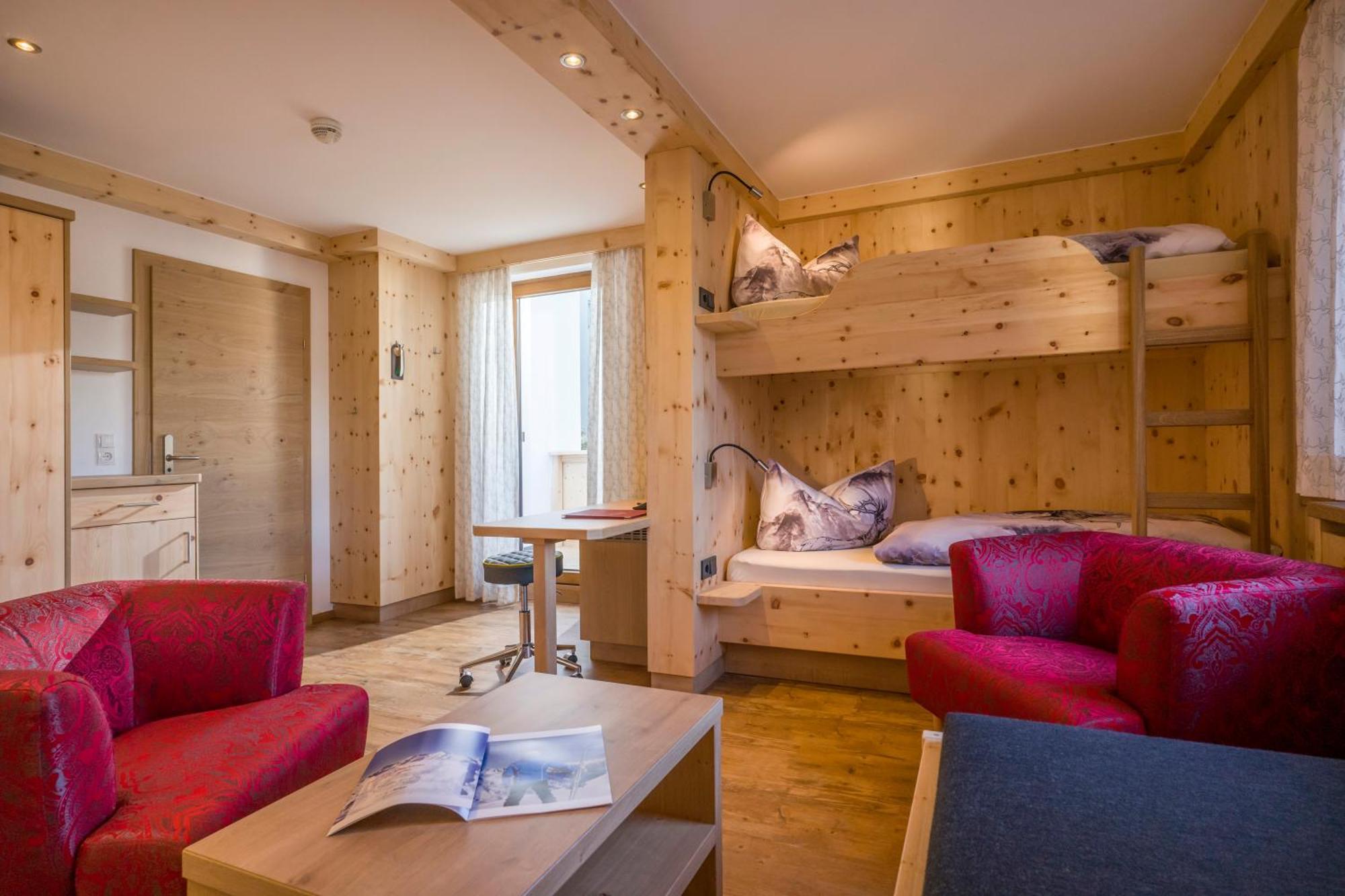 Hotel Alpina Ried im Zillertal Zewnętrze zdjęcie
