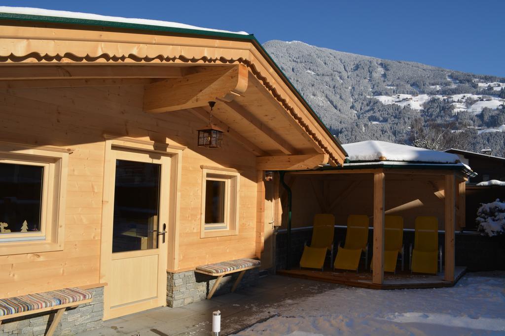 Hotel Alpina Ried im Zillertal Zewnętrze zdjęcie