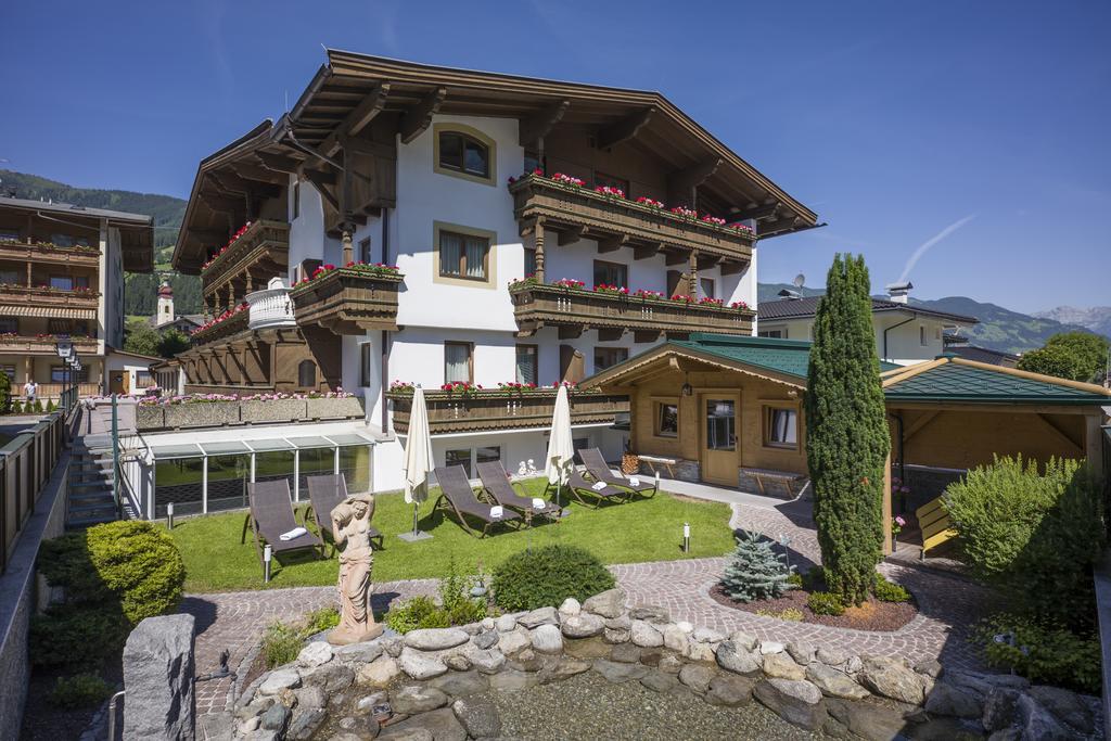 Hotel Alpina Ried im Zillertal Zewnętrze zdjęcie