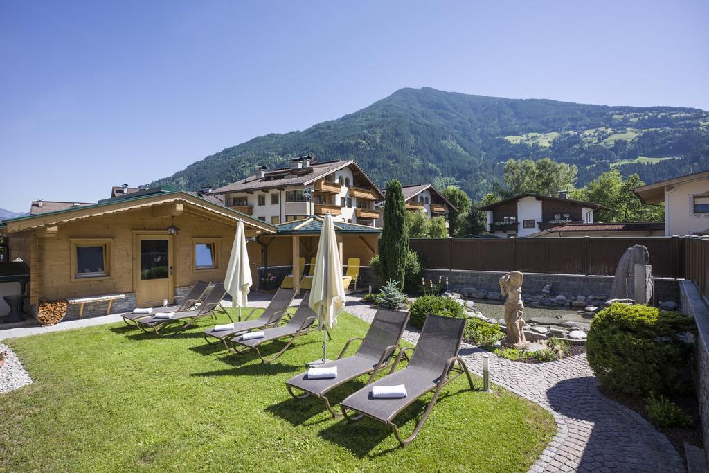 Hotel Alpina Ried im Zillertal Zewnętrze zdjęcie
