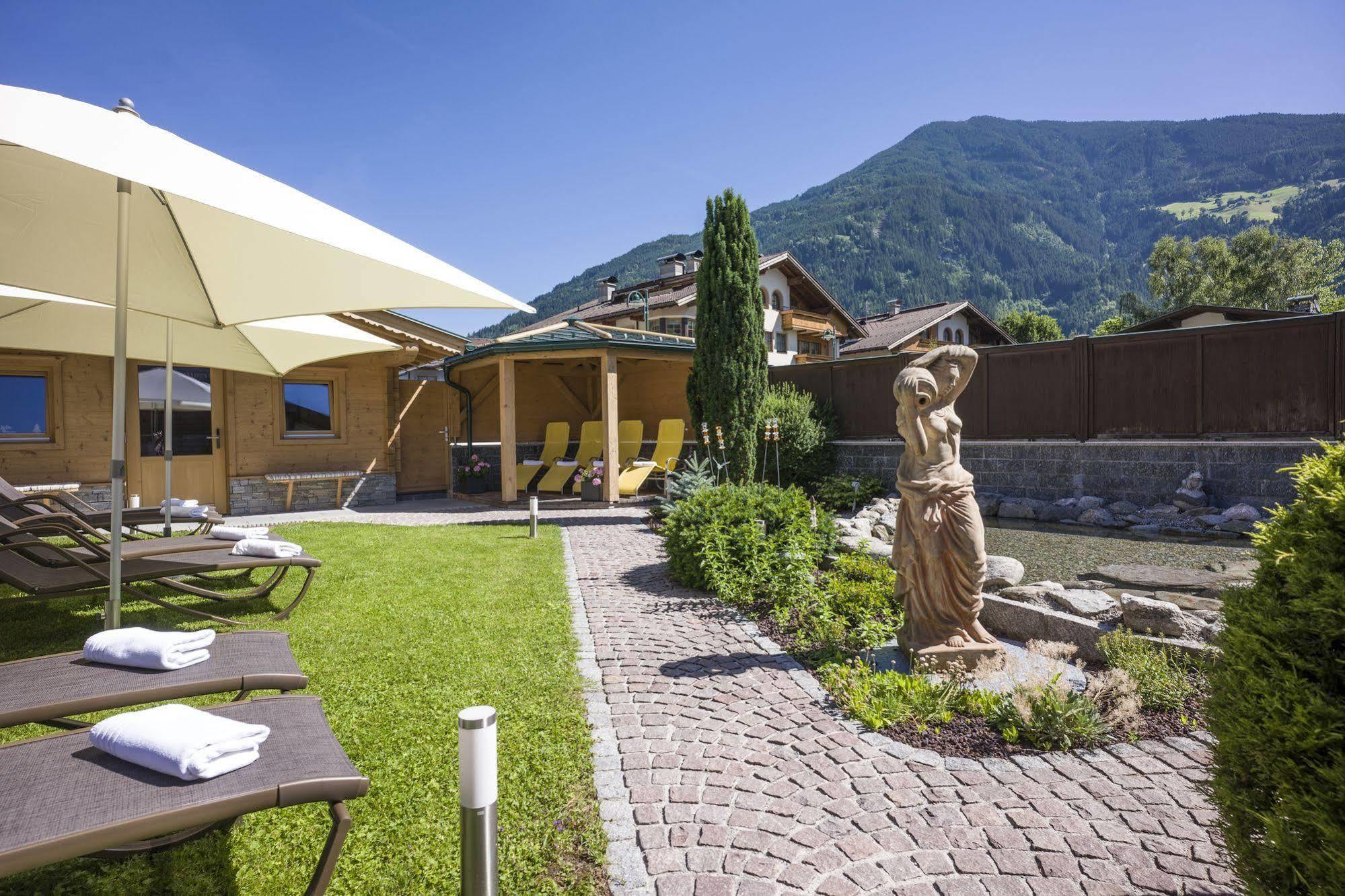 Hotel Alpina Ried im Zillertal Zewnętrze zdjęcie