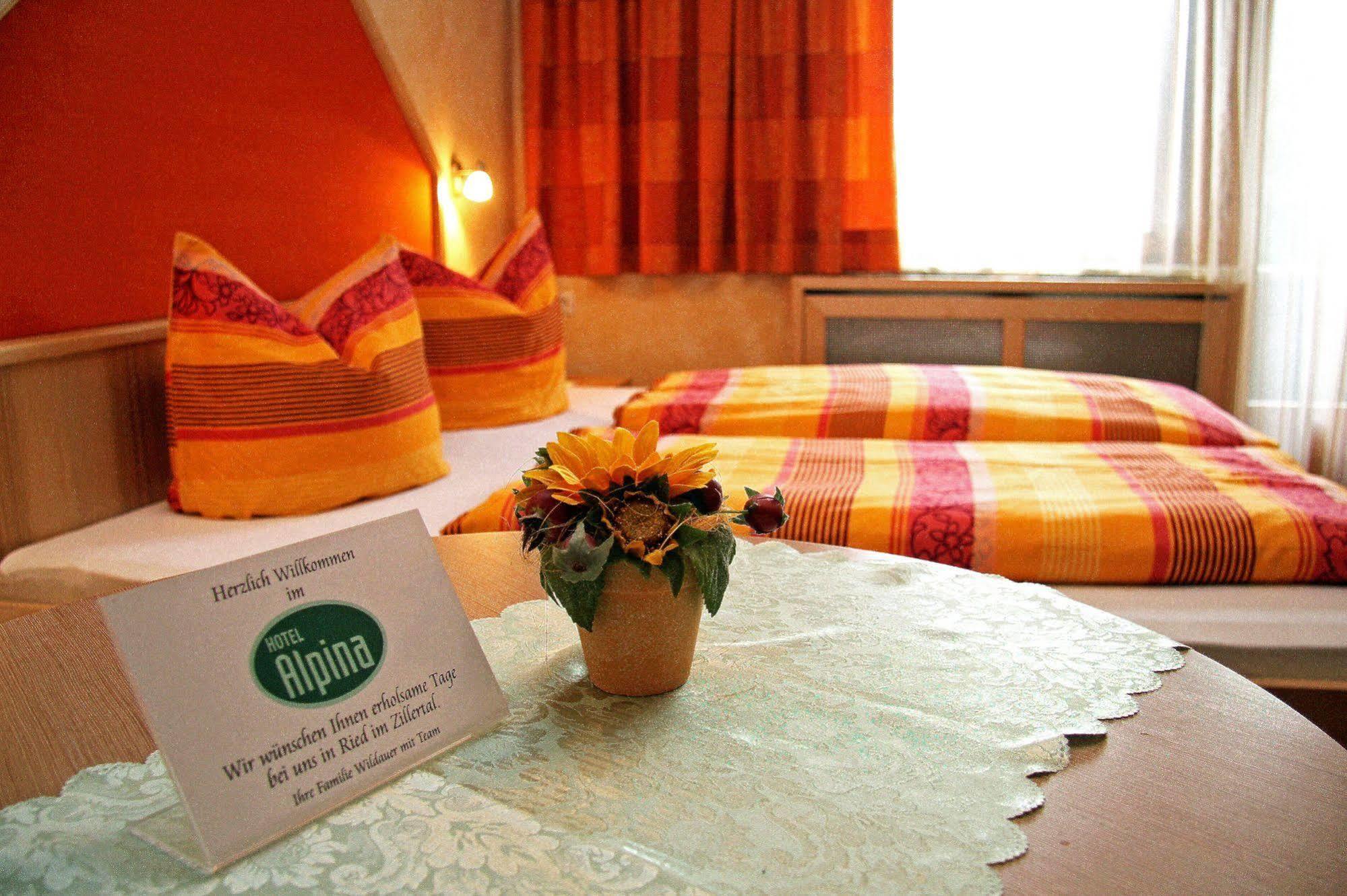 Hotel Alpina Ried im Zillertal Zewnętrze zdjęcie