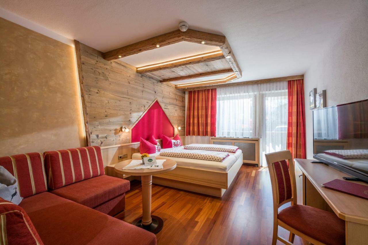 Hotel Alpina Ried im Zillertal Zewnętrze zdjęcie