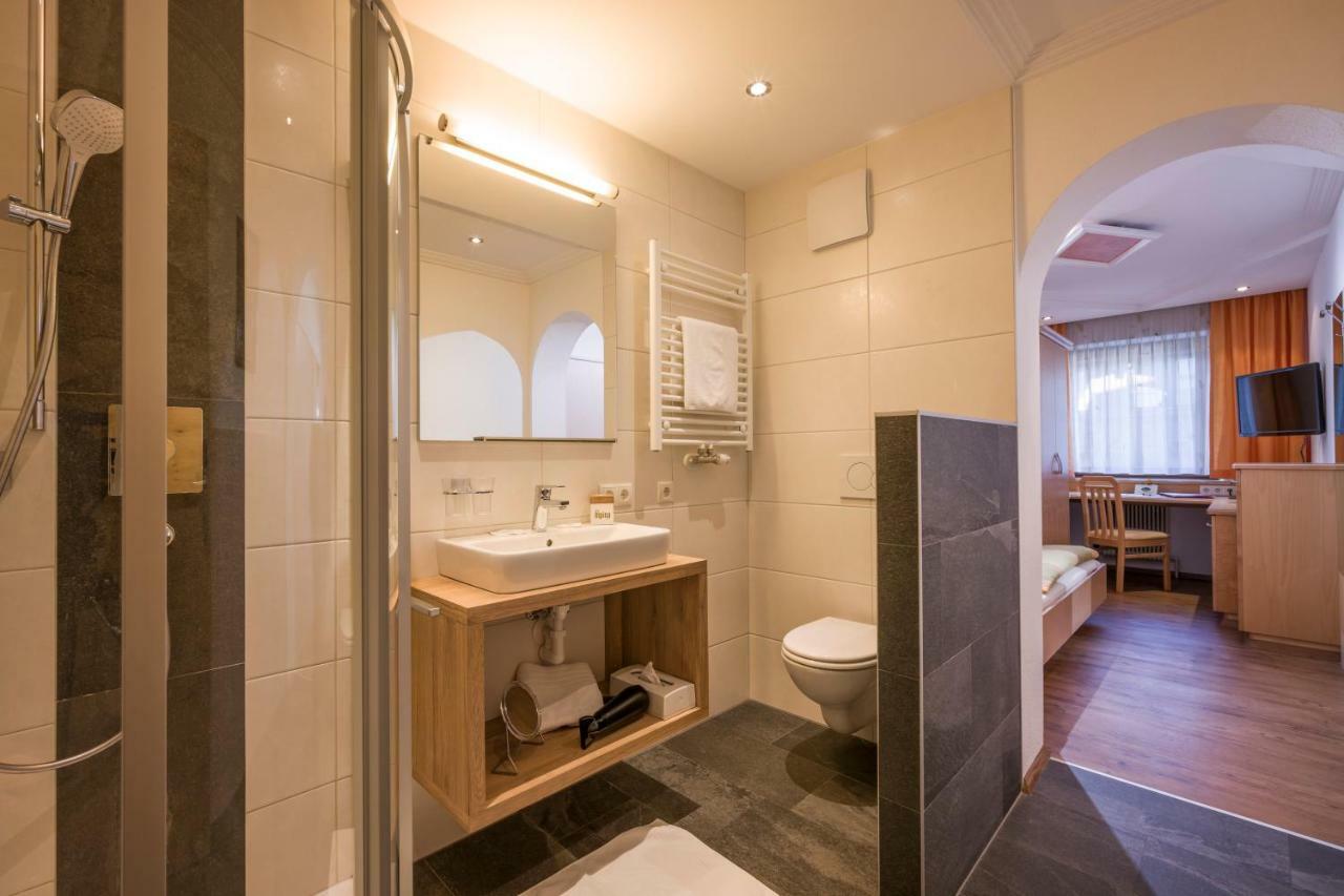 Hotel Alpina Ried im Zillertal Zewnętrze zdjęcie